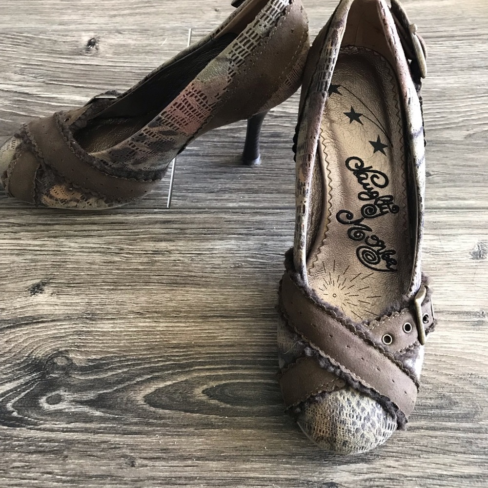 🔥CHUNKY MONKEY HEELS🔥